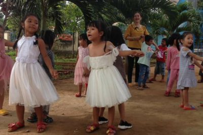 Cô và trò trải nghiệm