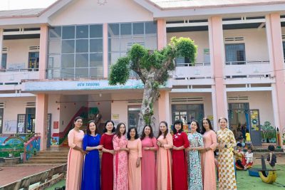 Hưởng ứng tuần lễ áo dài và cho trẻ trải nghiệm nhân ngày Quốc tế Phụ nữ 8/3